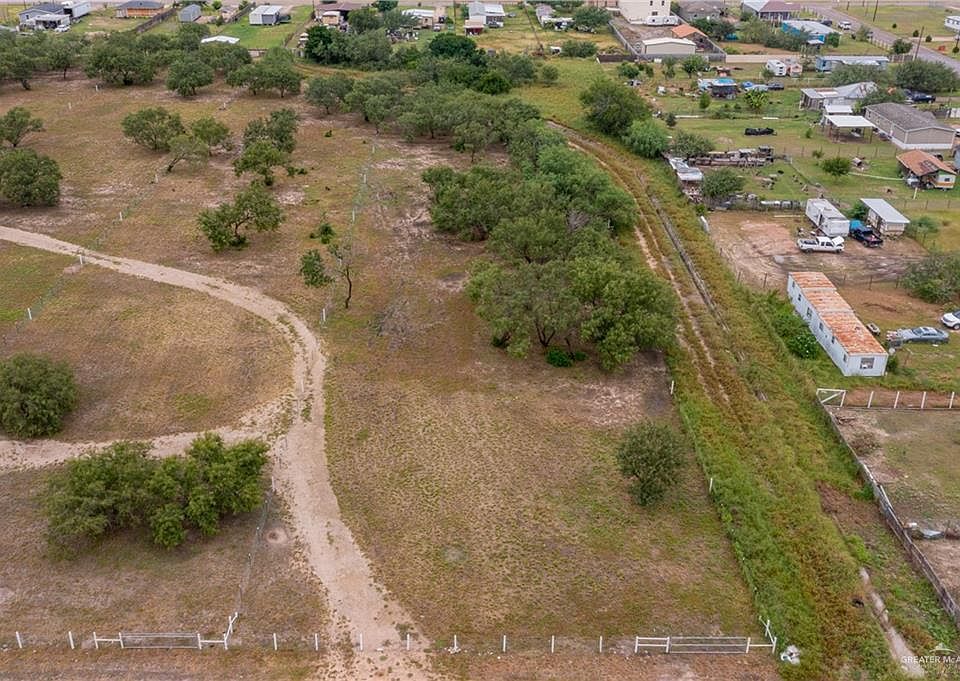 1st image of 401 E Wisconsin Rd #6