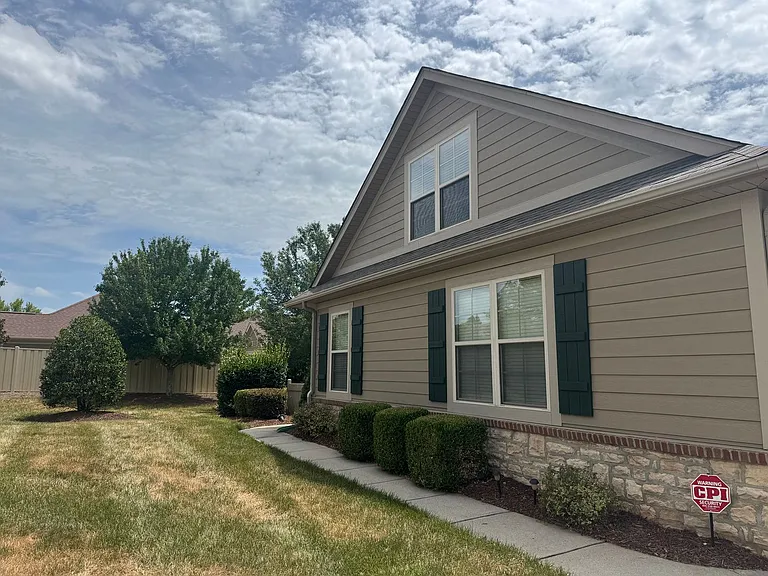 2416 Coltsview Ln — Photo 2