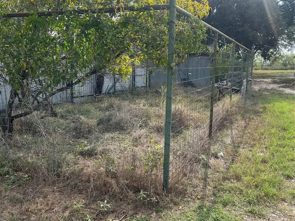 1302 McLean St, Lampasas, TX 76550