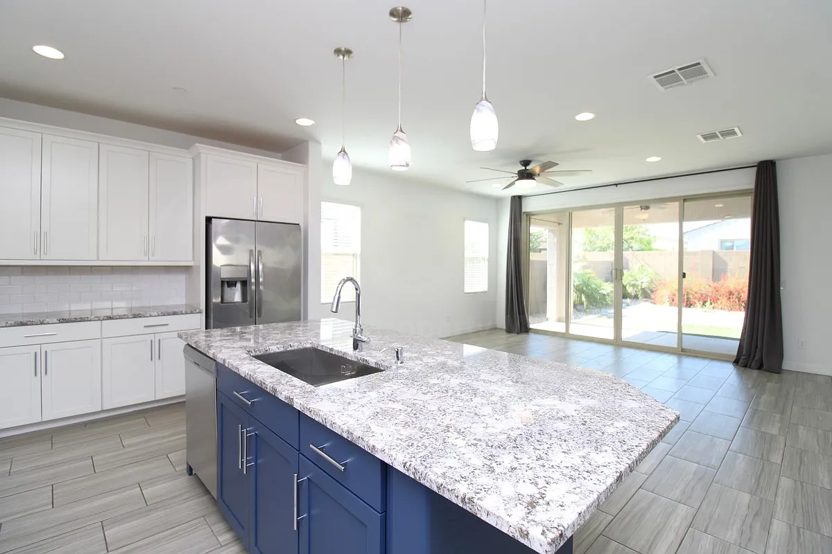 4 bed, 3.0 bath, 1944 sqft, $2,750 — Photo 4