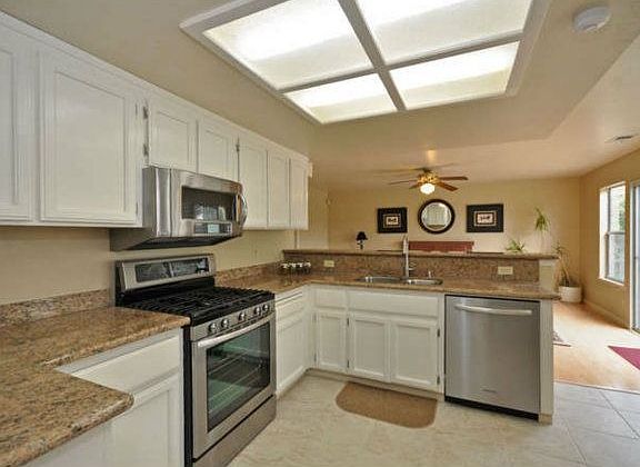 4th image of 270 Fox Hollow Cir
