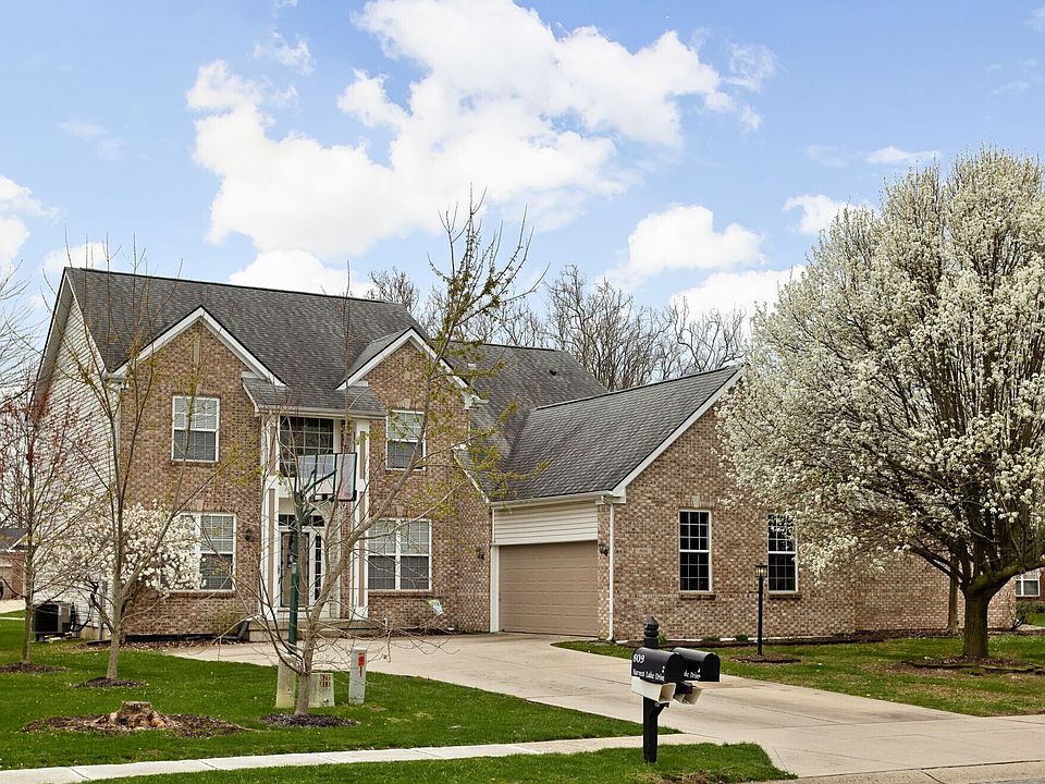 2nd image of 805 Harvest Lake Dr