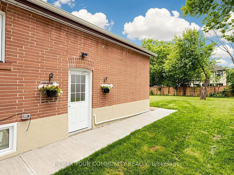 275 Betty Ann Dr — Photo 46
