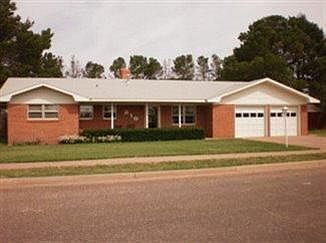1st image of 210 Lobo Dr