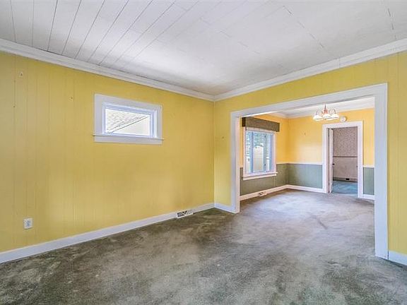 4th image of 6729 California Ave