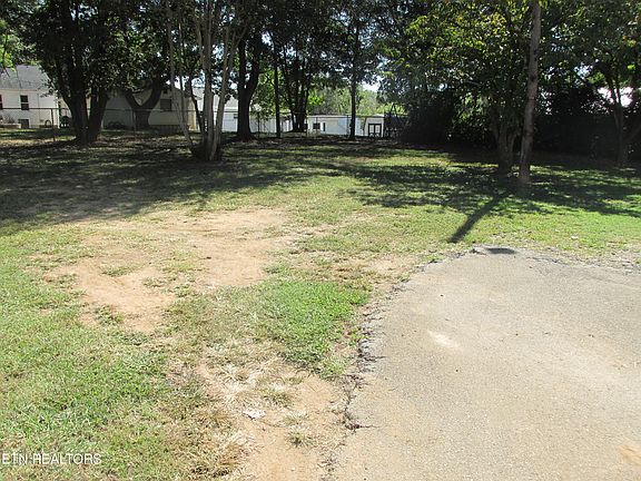 5th image of 2414 Old Knoxville Pike