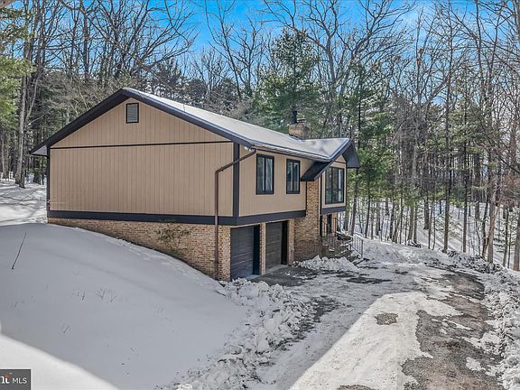 3rd image of 207 Ironwood Ln
