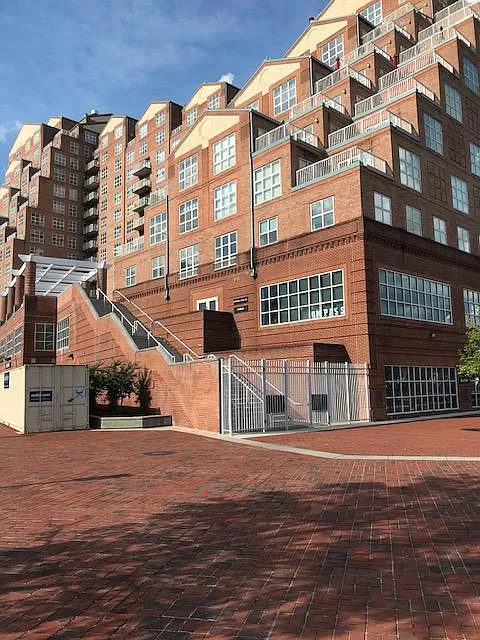 250 S President St #1200