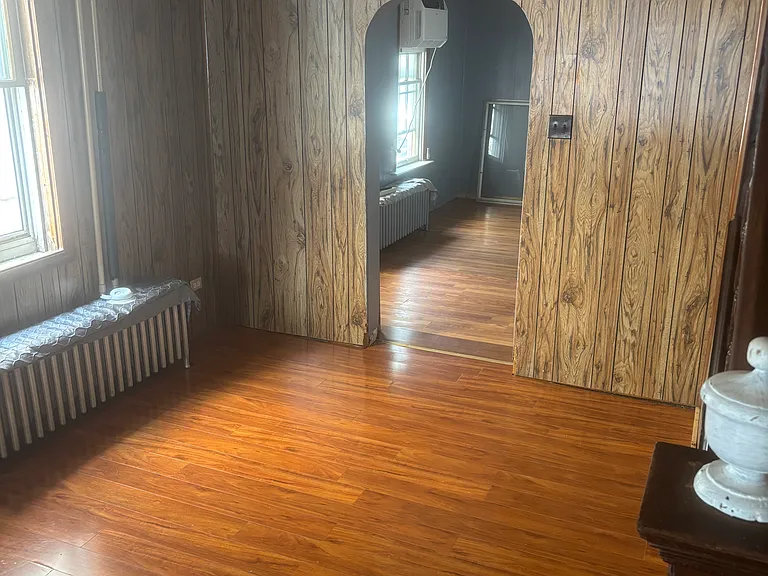 221 East St — Photo 16