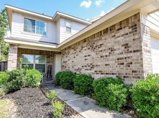 1304 Winding Willow Dr, Pinehurst, TX 77362