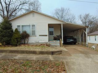 403 E Spring St, Doniphan, MO 63935