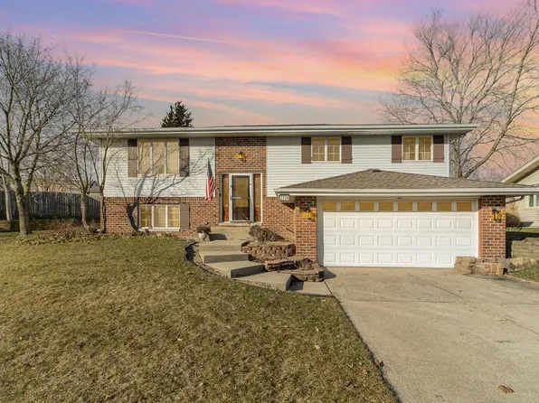 2326 Flint Ct, Dyer, IN 46311