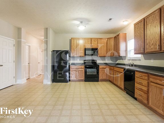5th image of 1004 Retford Dr