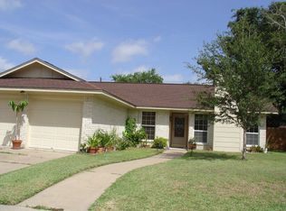 104 Concord Ln, Victoria, TX 77901