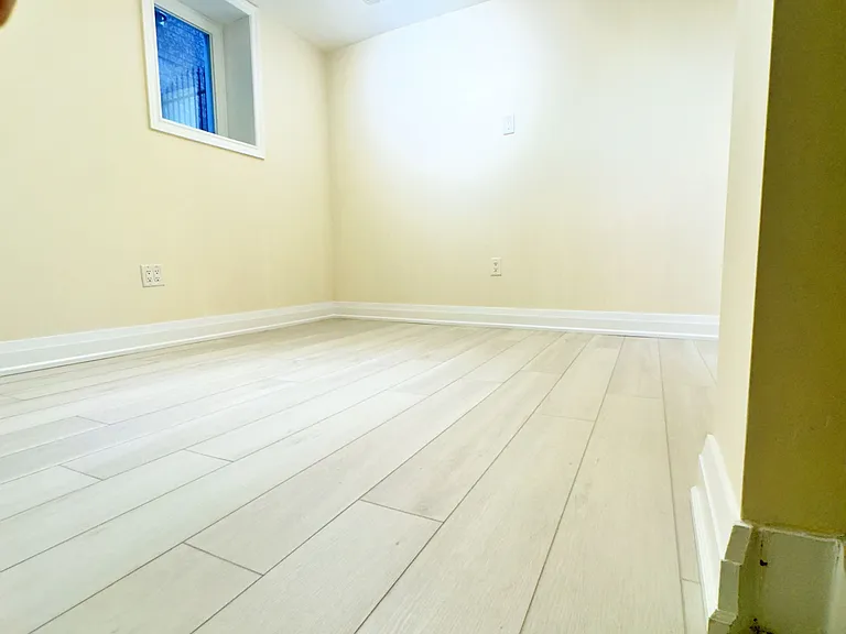 100 Larratt Ln #BMT — Photo 17