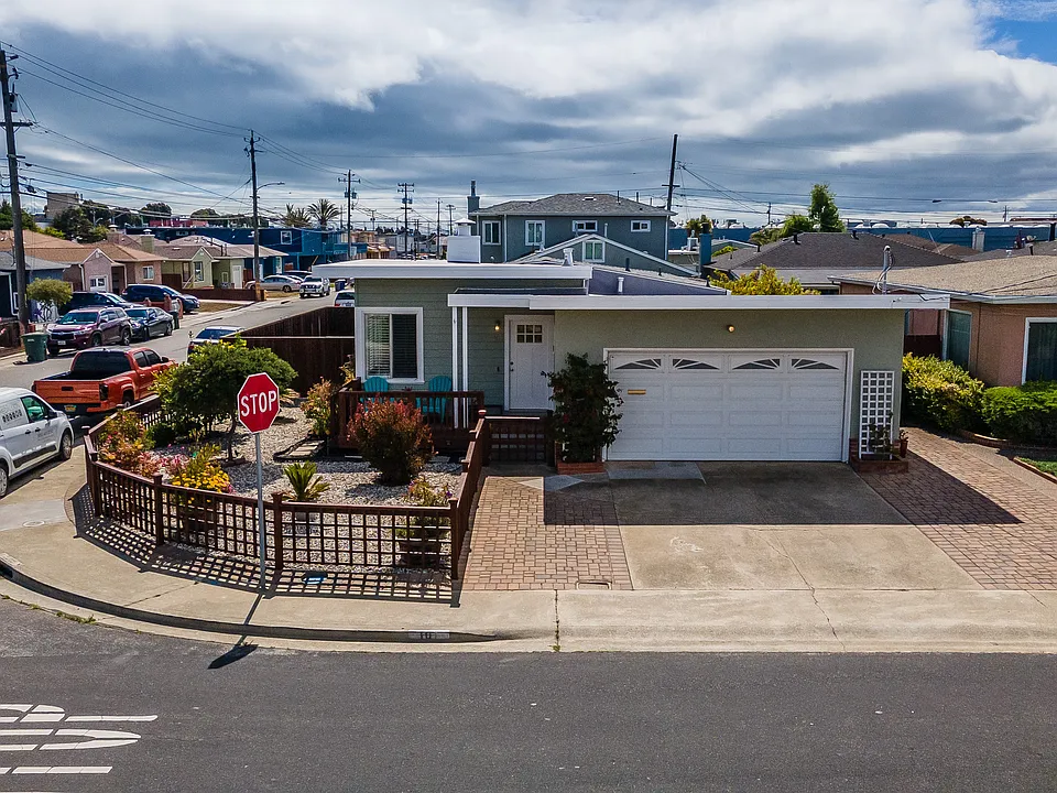 101 Manzanita Ave