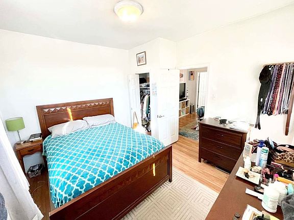 4th image of 28-33 37th St #19