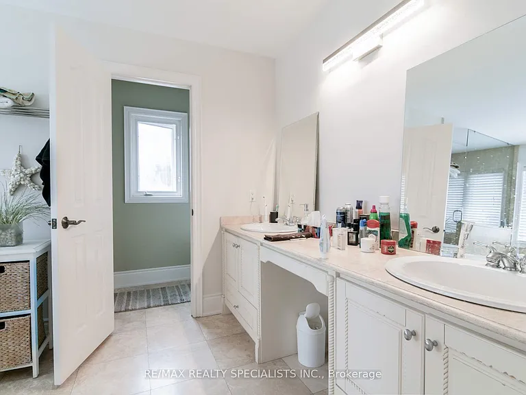 7 Scott Dr #UPPER — Photo 23