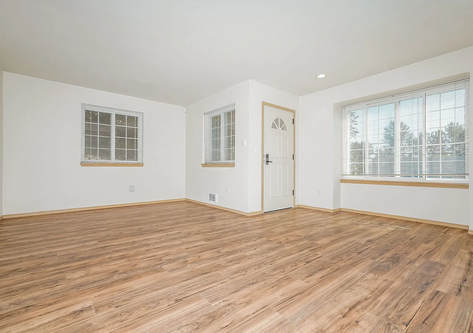 Beautifully Remodeled Seattle Home Near I-5 & Light Rail — Photo 3