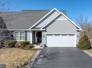 5165 Oak Leaf Dr, Mount Joy, PA 17552