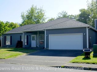 25 NW Gardenia Ave, Warrenton, OR 97146