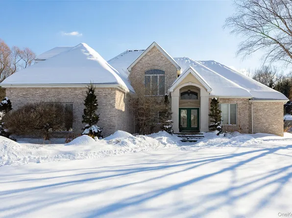 59 Wintergreen Place, Hopewell Junction, NY 12533