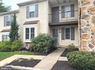 199 Valley Stream Ln, Chesterbrook, PA 19087