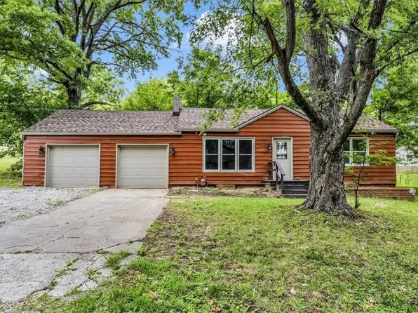 7624 Roswell Ave, Kansas City, KS 66109