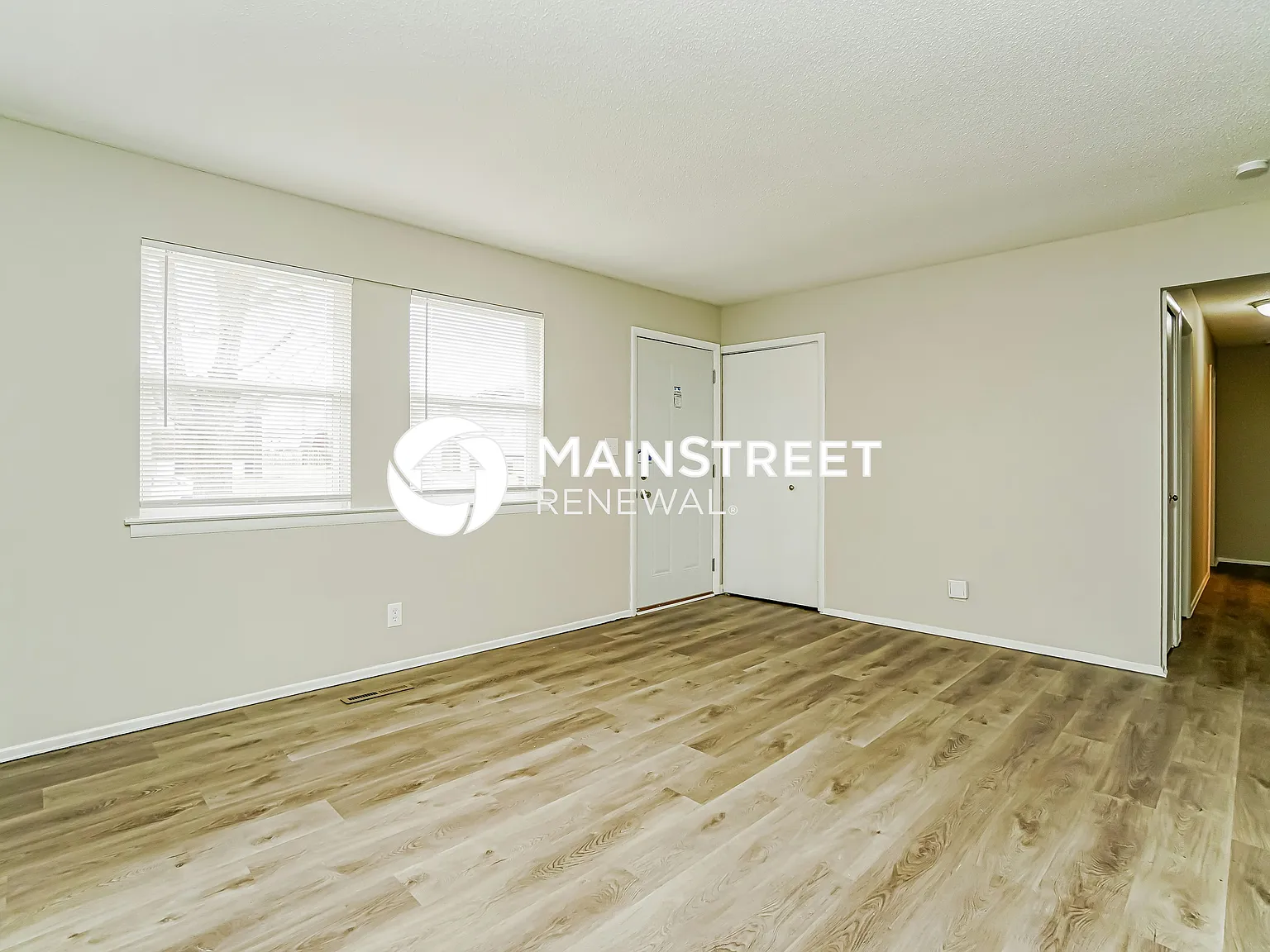 5262 Hacket Dr — Photo 2
