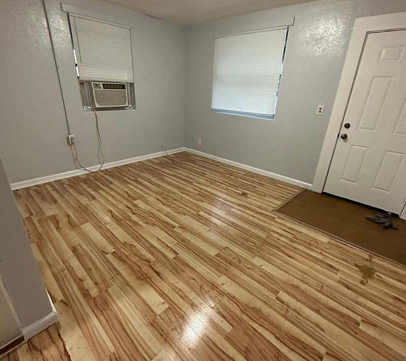 1st image of 1012-1014 W 8th St