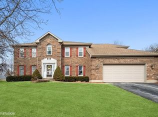 316 Carl Sands Dr, Cary, IL 60013