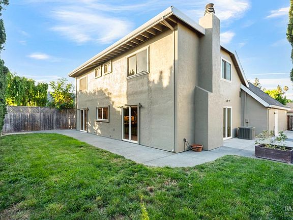 2nd image of 404 Casa Verde Circle