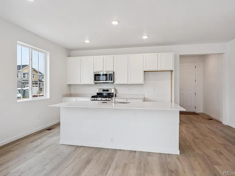 610 Douglas Fir Pl — Photo 3