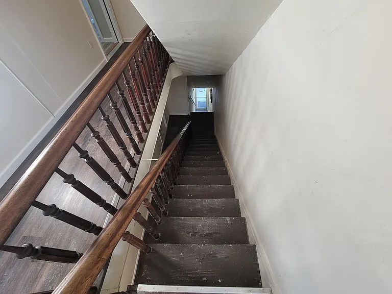 116 W Main St — Photo 14