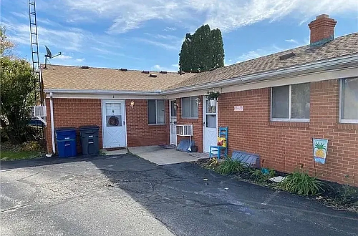 3220 Dorian Ct — Photo 2