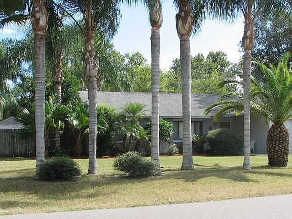 4411 Ponds front