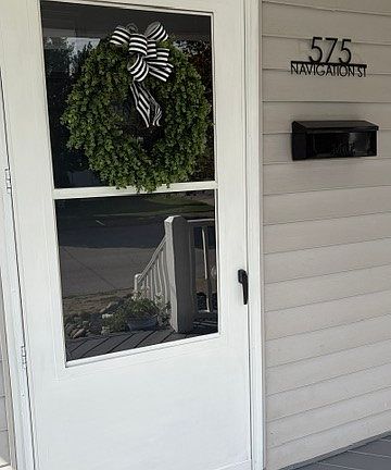2nd image of 575 Navigation St