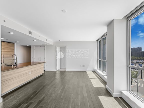 3rd image of 718 Long Bridge St APT 607