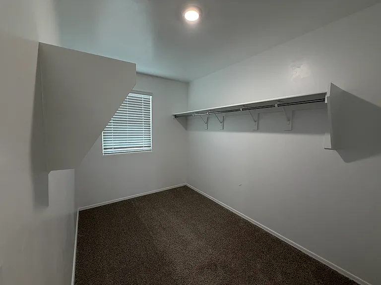10442 W Guildford Ln — Photo 18
