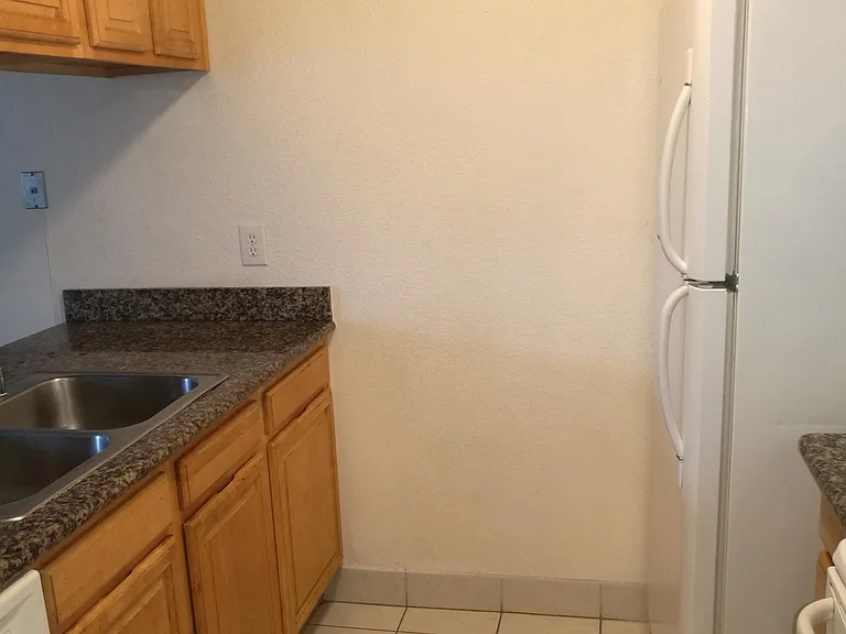 1924 Manor Pl #1 — Photo 7