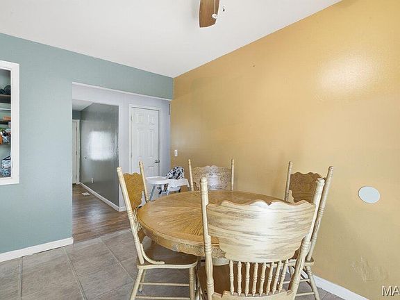 4th image of 12765 Spanish Village Dr