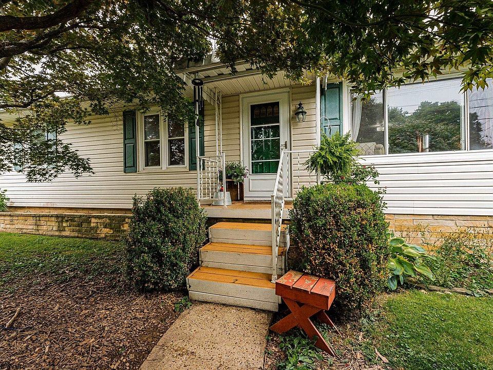 1st image of 556 Mansfield Ave