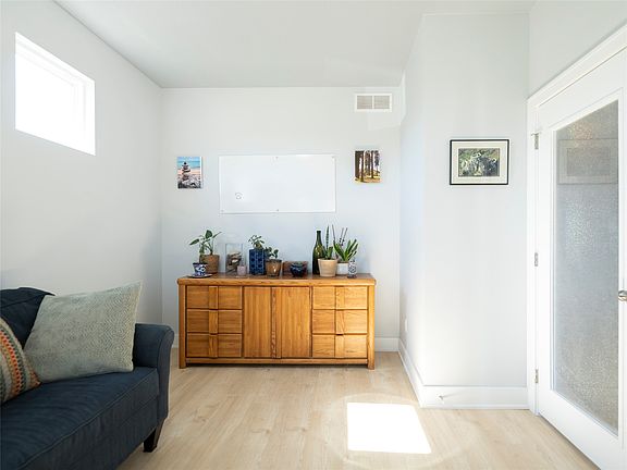 5th image of 60 Abigail Ln