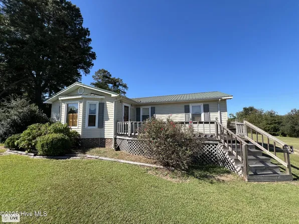 63 Sampson Airport Road, Clinton, NC 28328