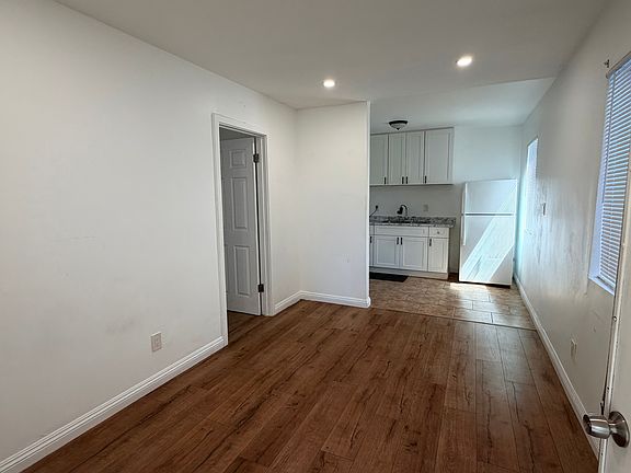4th image of 3362-64 B St #3364