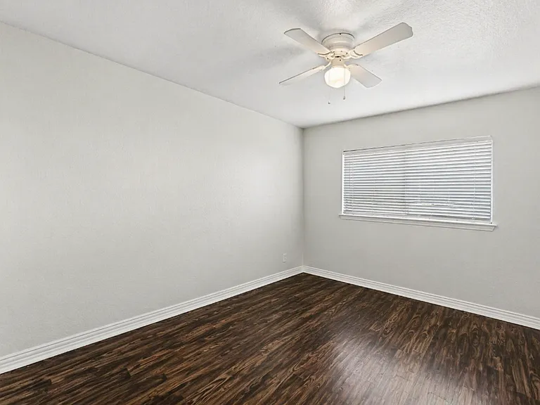 4001 Colonial Sun Dr — Photo 9