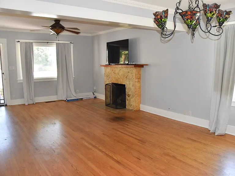 166 N Cambridge St — Photo 9