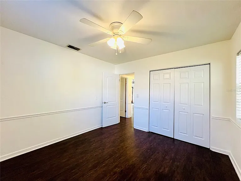 501 Avenue G SE #A — Photo 11