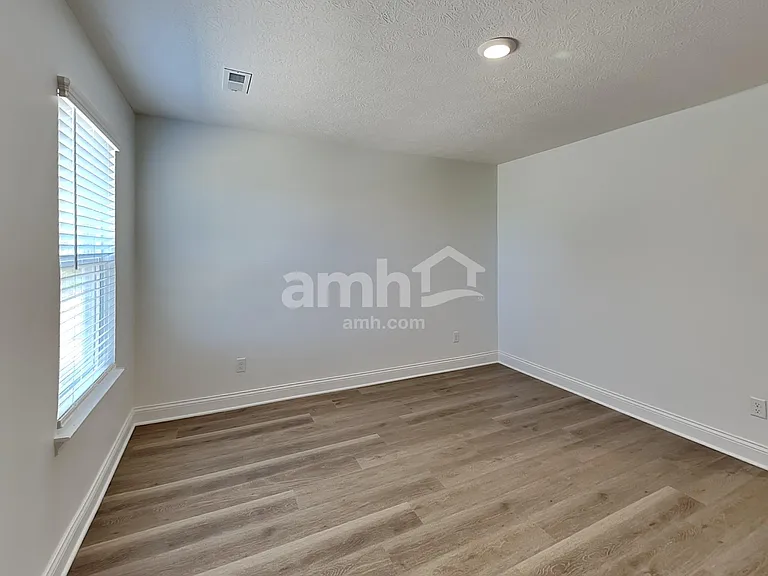 1077 Broyles Xing — Photo 20