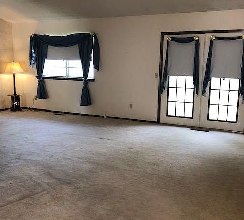 3rd image of 2305 Crystal Dr